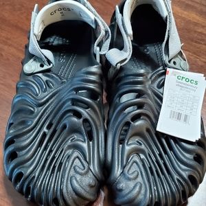New never worn crocs